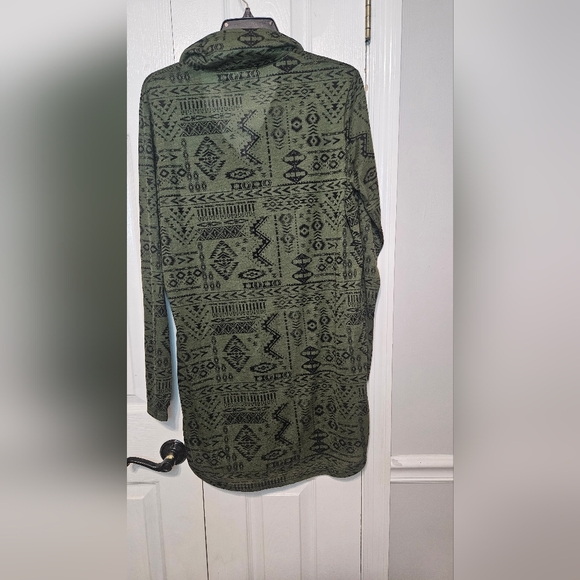 Olive Green Oversized Button Down Top/Dress - Picture 9 of 10